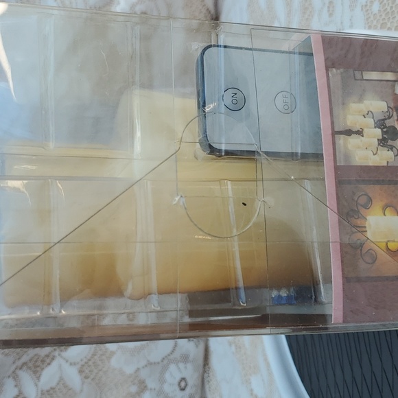 Remote control candles New Home Interiors 4" & 6" tall by 3" round Ivory - Picture 4 of 10